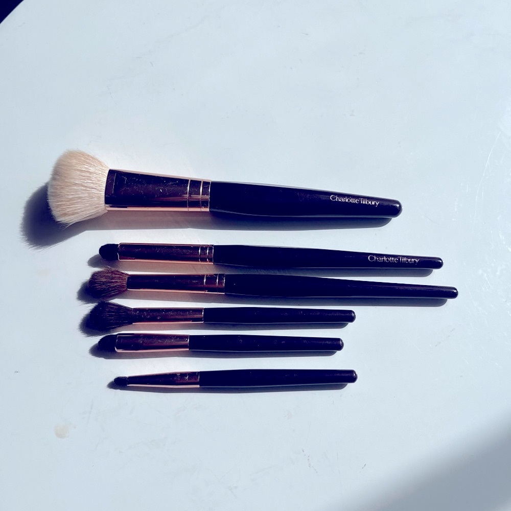 FULL SIZE PLUS TRAVEL‼️Charlotte Tilbury Makeup Brush Set - including Complexion